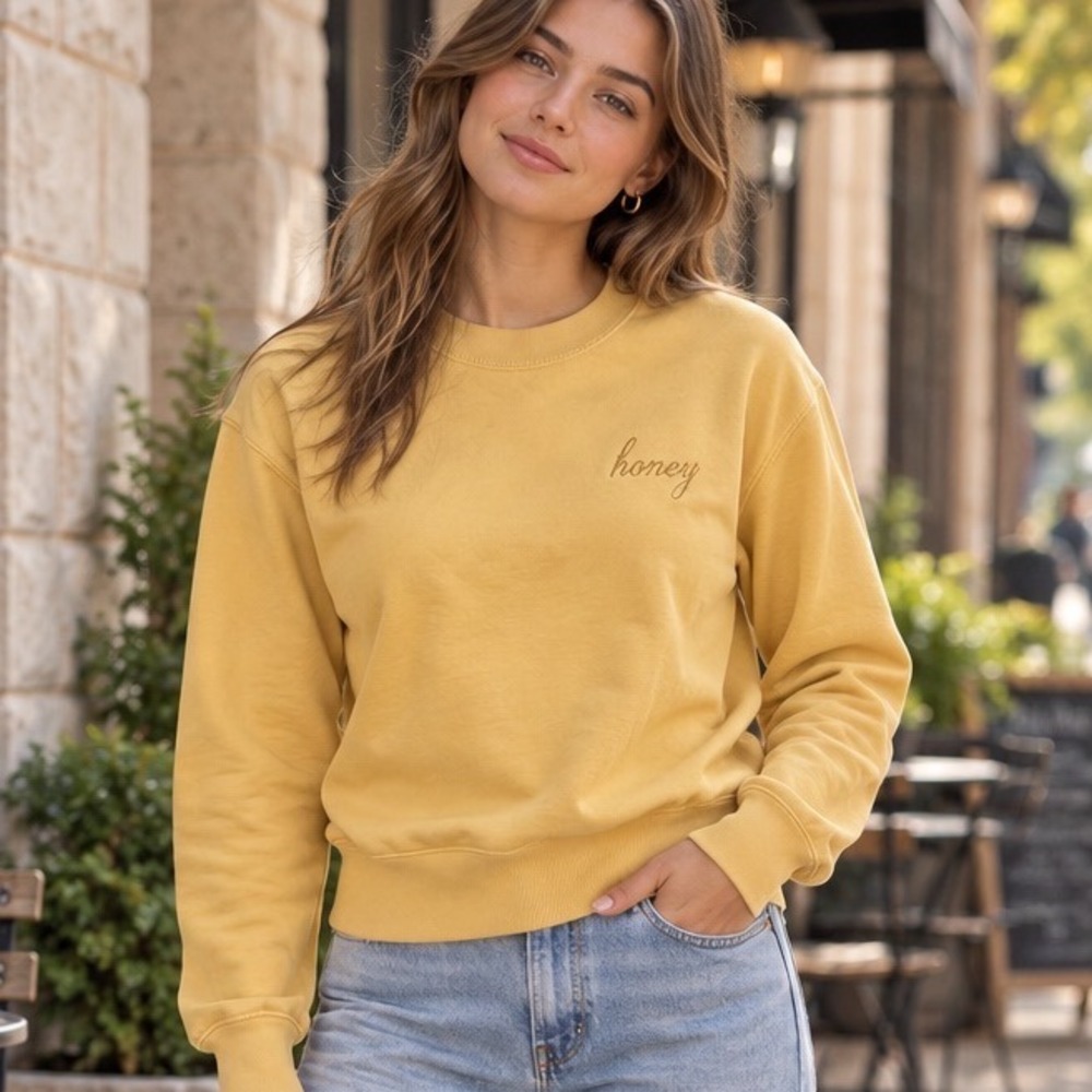 Brandy Melville Honey Embroidered Yellow Crewneck Sweatshirt Cozy Sz S